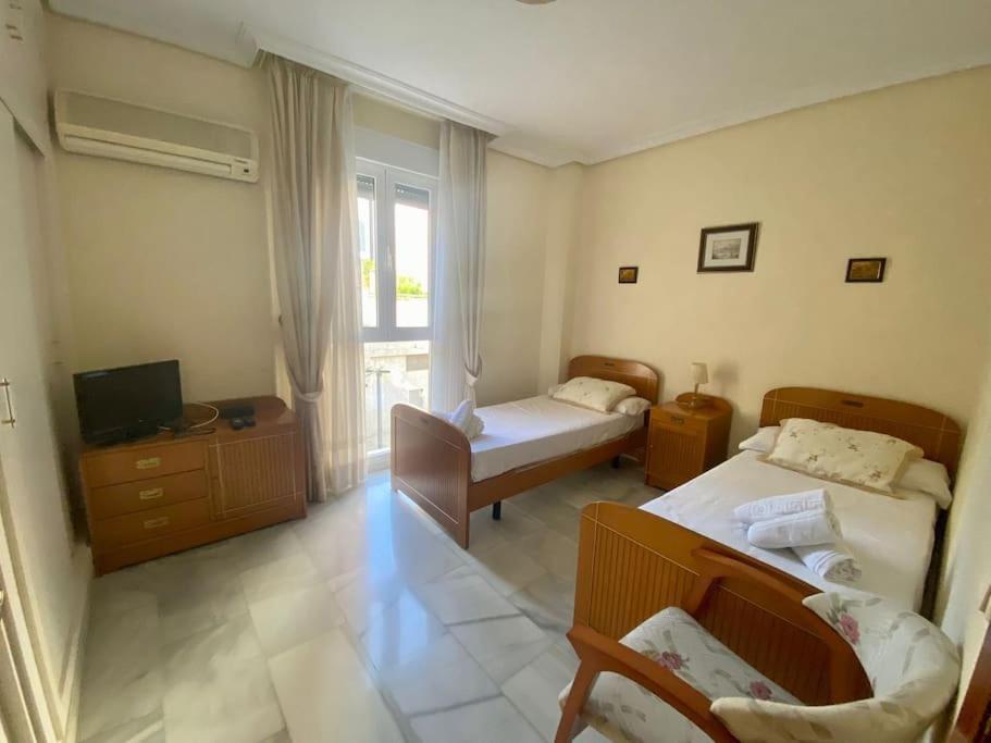 Rentalsevilla Luis De Morales מראה חיצוני תמונה